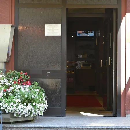 Zum Rosengarten 호텔 2*