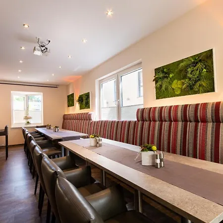 Hotel Zum Rosengarten 2*