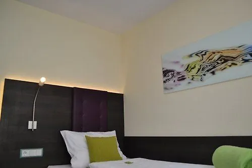 Zum Rosengarten 2* Дармштадт