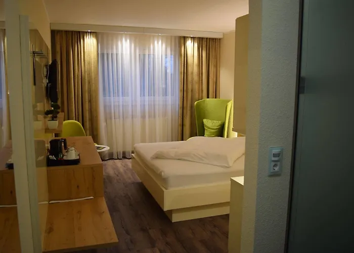 Zum Rosengarten Hotel 2*