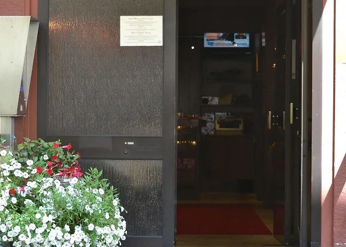 Zum Rosengarten Hotel 2*